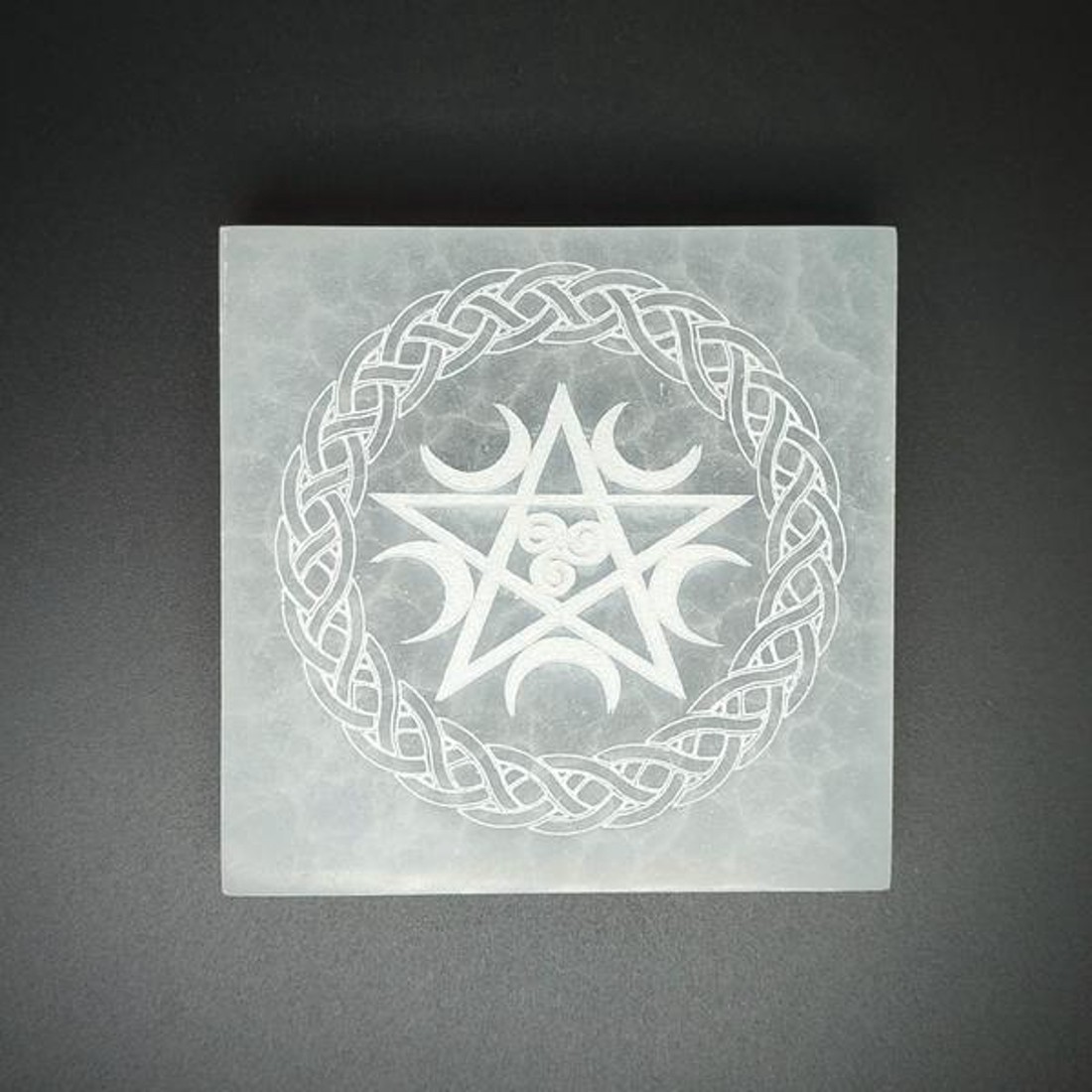 Szelenit négyzet kelta pentagram 7-8cm - kellékek & szerszámok - ásvány alapanyag - szelenit korong - Meska.hu