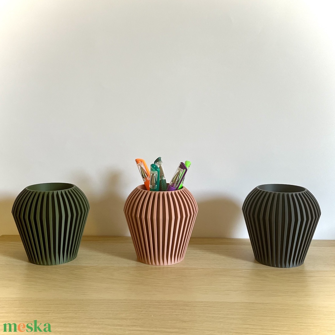 Modern 3D asztali tolltartó, ceruzatartó - otthon & életmód - papír, írószer - tolltartó & ceruzatekercs - Meska.hu Modern 3D asztali tolltartó, ceruzatartó - otthon & életmód - papír, írószer - tolltartó & ceruzatekercs - Meska.hu