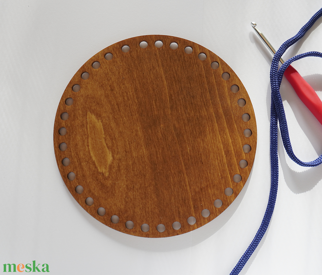 Lazúrozott fa alap horgoláshoz (15cm) (A) - kellékek & szerszámok - fa - rétegelt lemez, fa alap - Meska.hu Lazúrozott fa alap horgoláshoz (15cm) (A) - kellékek & szerszámok - fa - rétegelt lemez, fa alap - Meska.hu