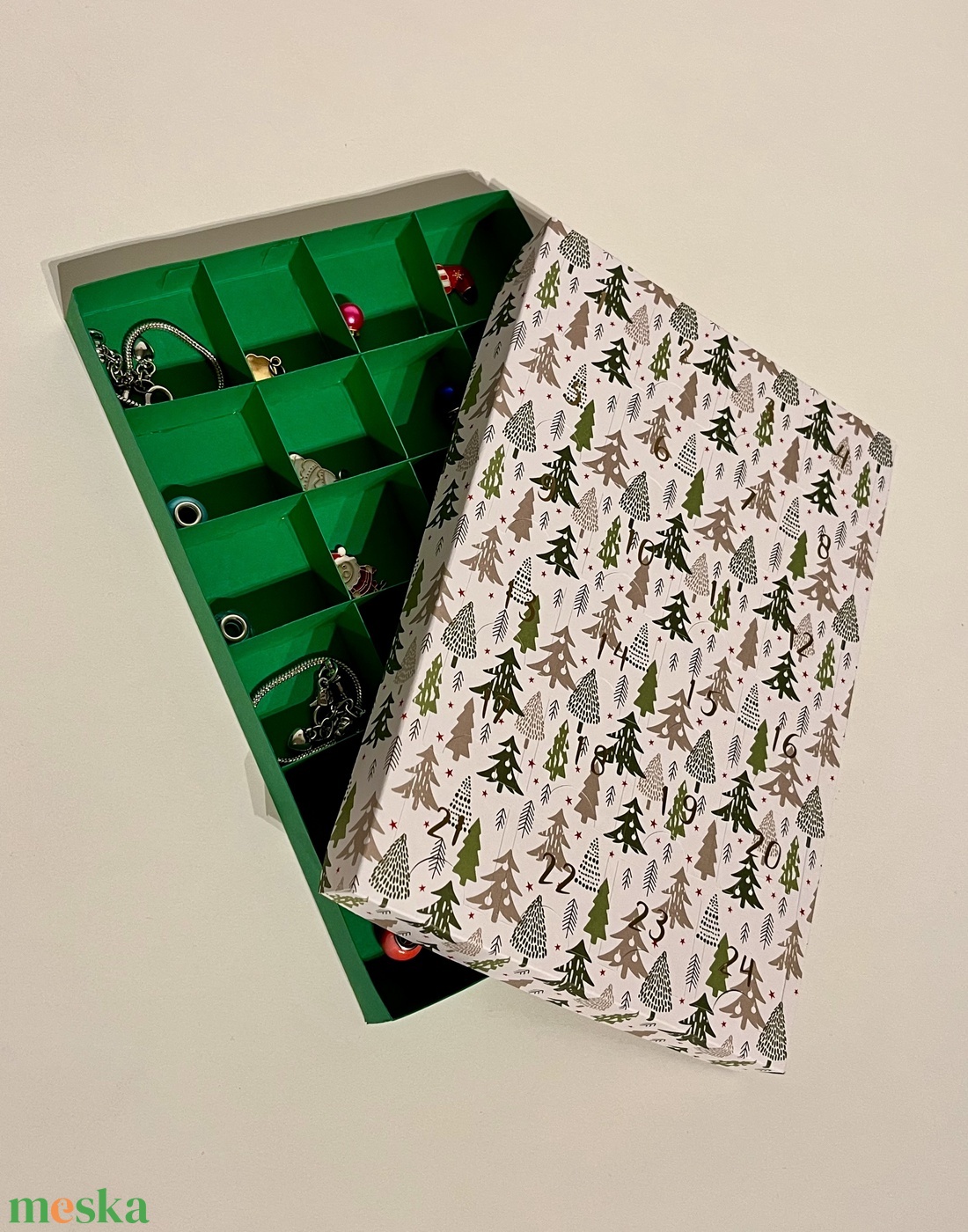 Adventi naptár kislányoknak charm karkötőkkel - karácsony - adventi díszek - adventi naptár - Meska.hu