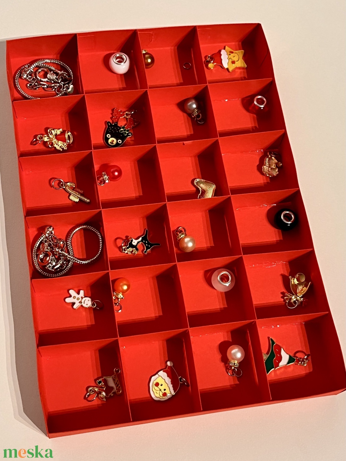 Adventi naptár kislányoknak charm karkötőkkel - karácsony - adventi díszek - adventi naptár - Meska.hu