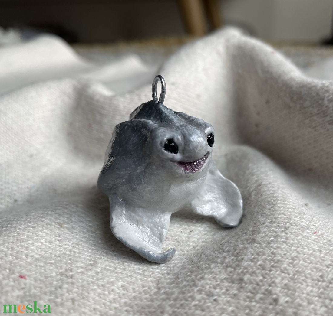 Különleges kézzel készült akasztós cápa figura - kellékek & szerszámok - dekorációs kellékek - figurák - Meska.hu