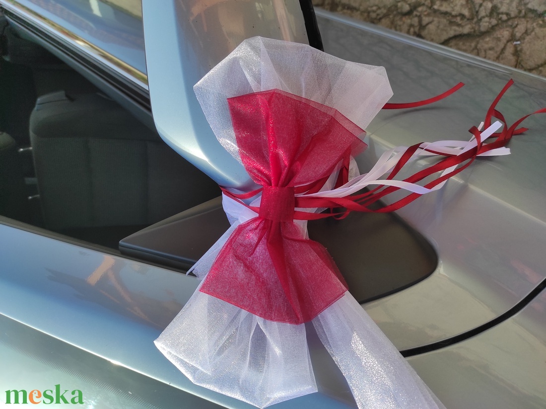 Bordó - fehér esküvői autódísz - esküvő - dekoráció - helyszíni dekor - Meska.hu