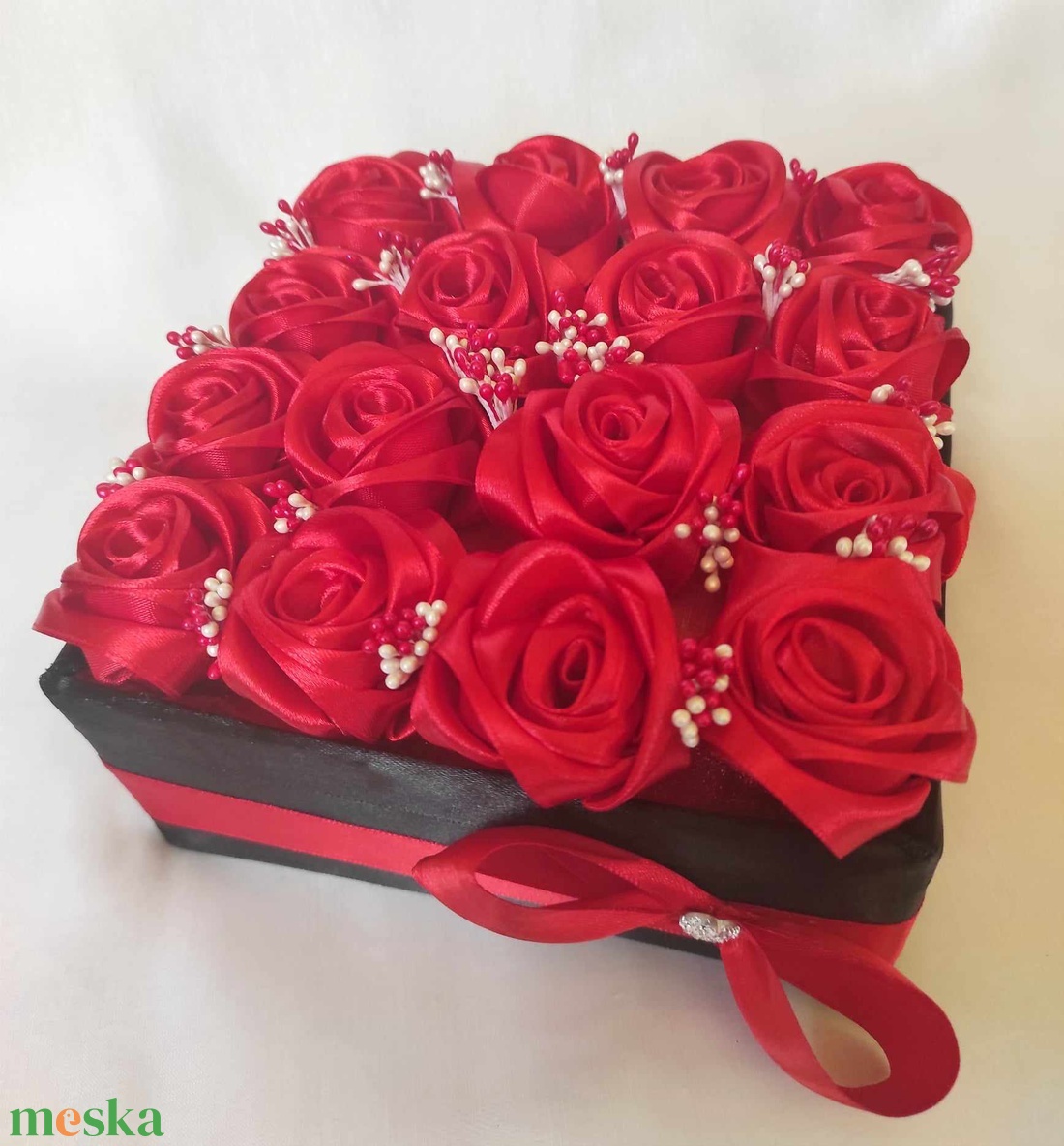 Piros - fekete rózsabox - otthon & életmód - dekoráció - virágdísz és tartó - virágbox, virágdoboz - Meska.hu