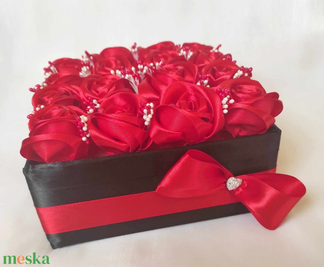 Piros - fekete rózsabox - otthon & életmód - dekoráció - virágdísz és tartó - virágbox, virágdoboz - Meska.hu