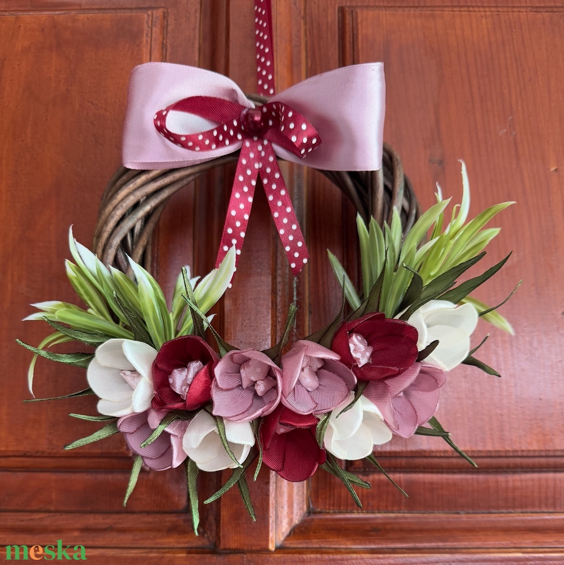 Bordó krókuszos ajtódísz - otthon & életmód - dekoráció - ajtó- és ablak dekoráció - ajtódísz & kopogtató - Meska.hu