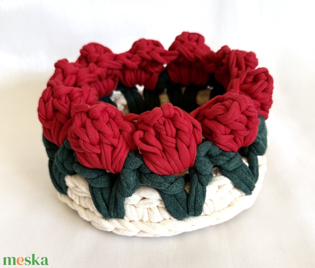 Tulipános horgolt kosár - otthon & életmód - tárolás & rendszerezés - tárolókosár - Meska.hu