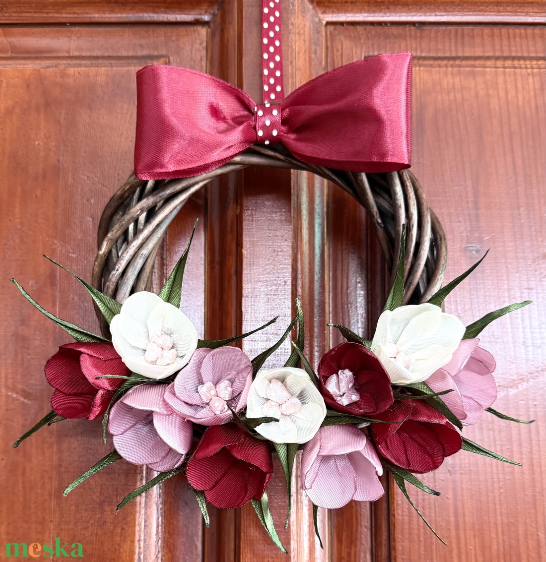 Bordó krókuszos ajtódísz - otthon & életmód - dekoráció - ajtó- és ablak dekoráció - ajtódísz & kopogtató - Meska.hu