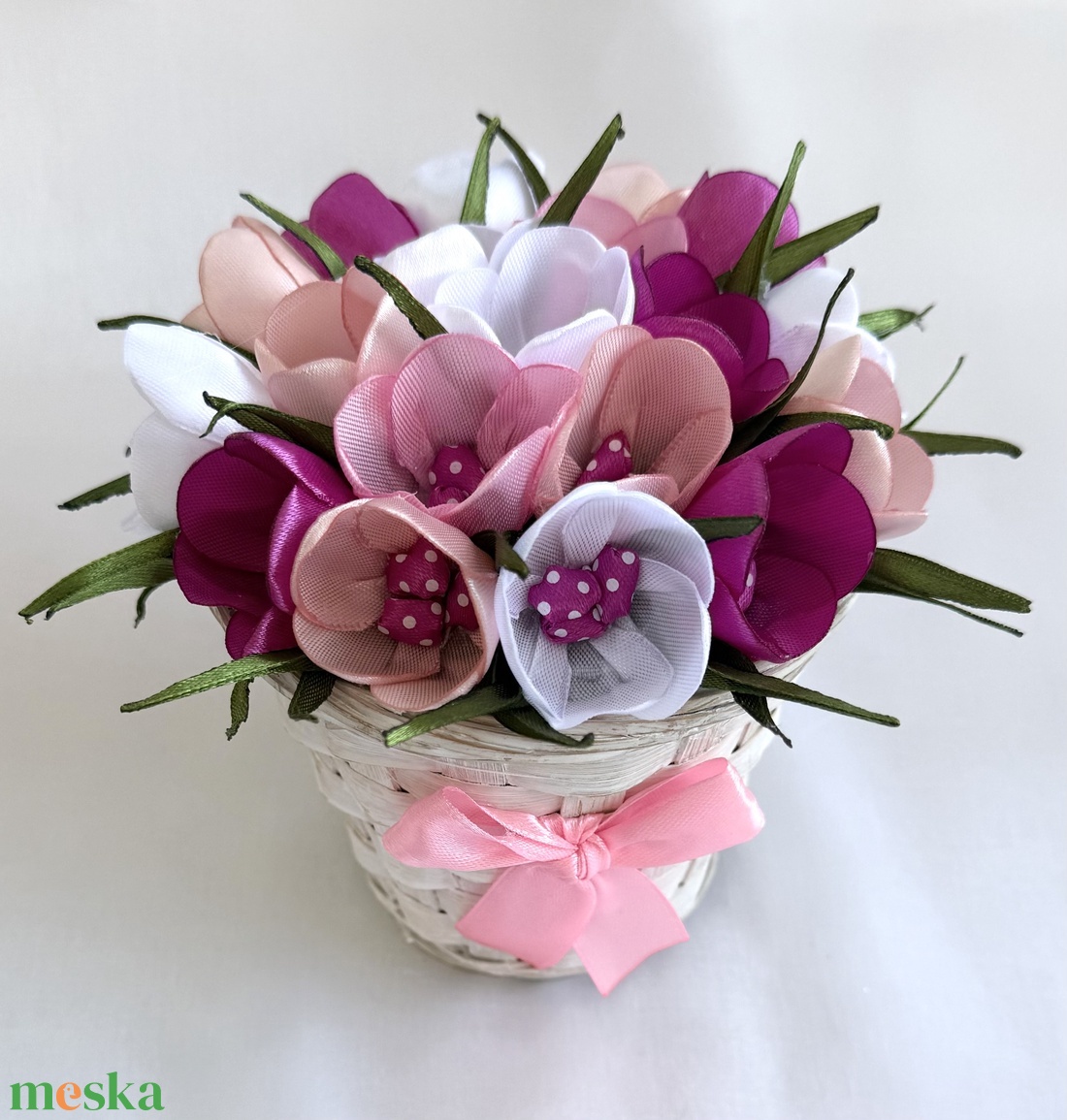 Rózsaszín krókuszkosár - otthon & életmód - virágdekoráció - virágdíszek - asztali virágdísz - Meska.hu