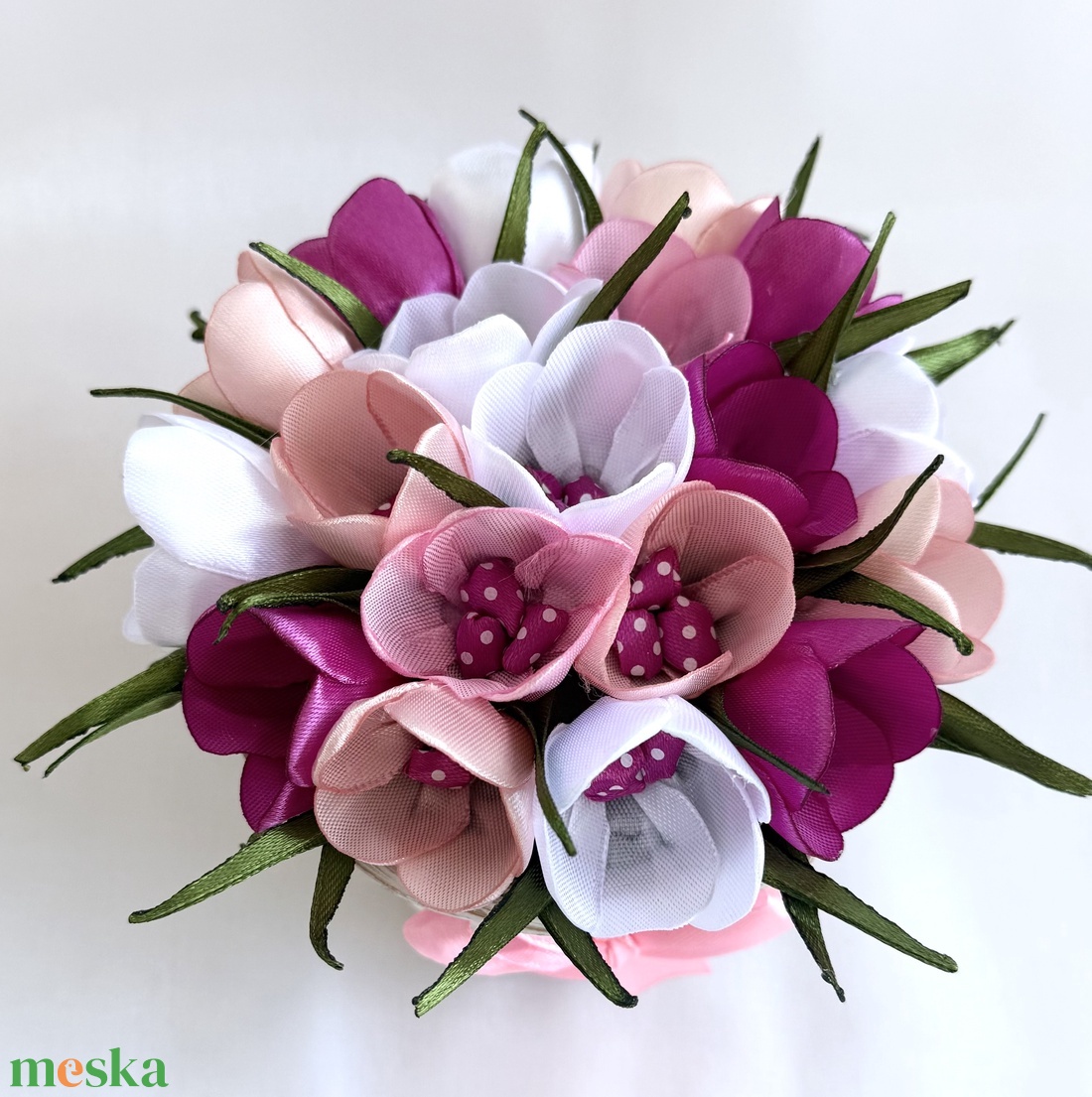 Rózsaszín krókuszkosár - otthon & életmód - virágdekoráció - virágdíszek - asztali virágdísz - Meska.hu