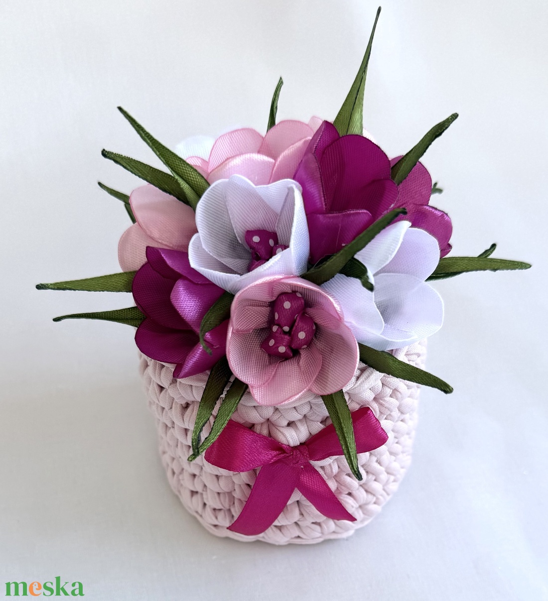 Rózsaszín krókuszkosár - otthon & életmód - virágdekoráció - virágdíszek - asztali virágdísz - Meska.hu
