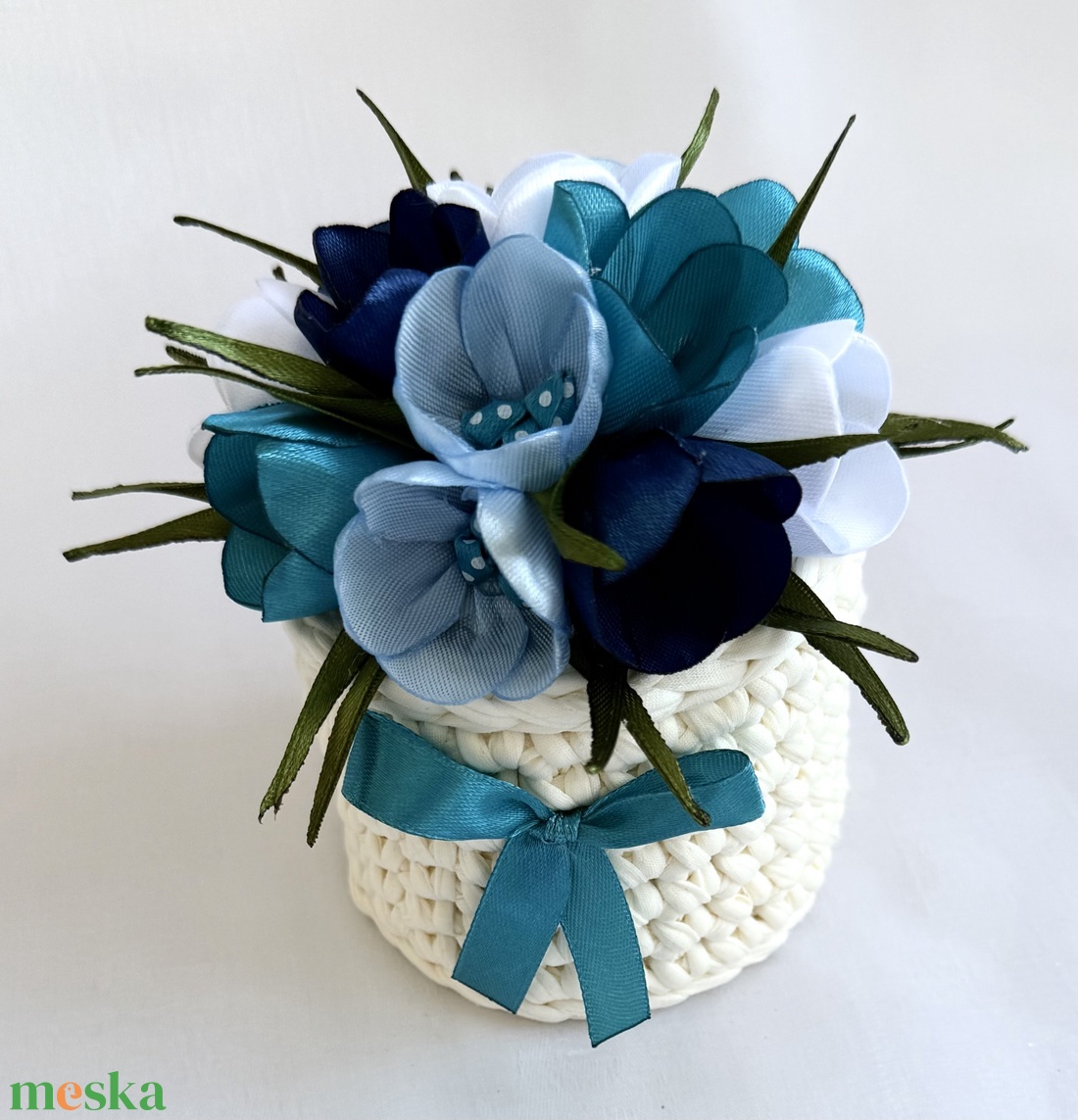 Kék krókuszkosár - otthon & életmód - virágdekoráció - virágdíszek - asztali virágdísz - Meska.hu