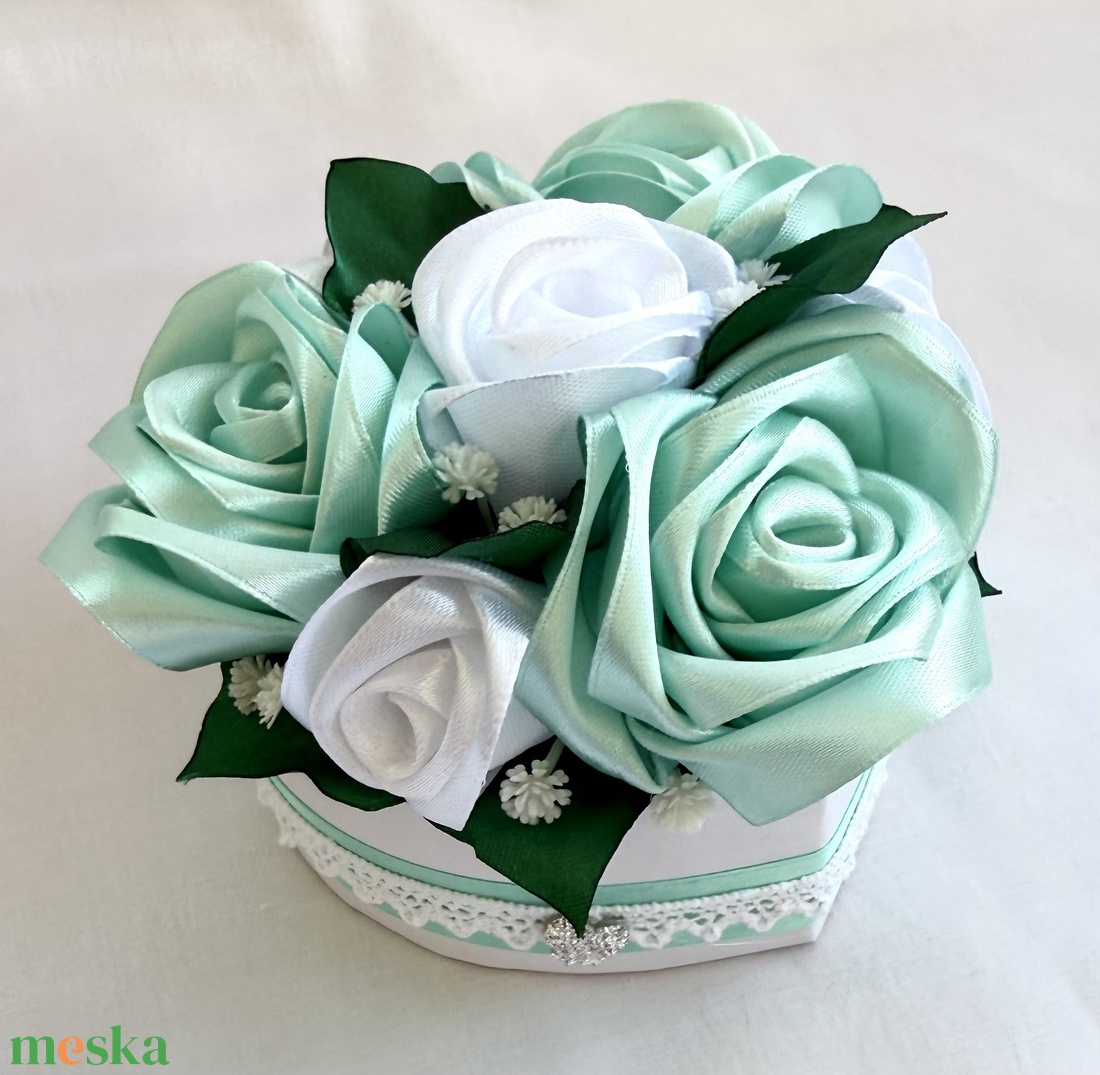 Menta rózsabox - otthon & életmód - virágdekoráció - virágok - virágbox - Meska.hu