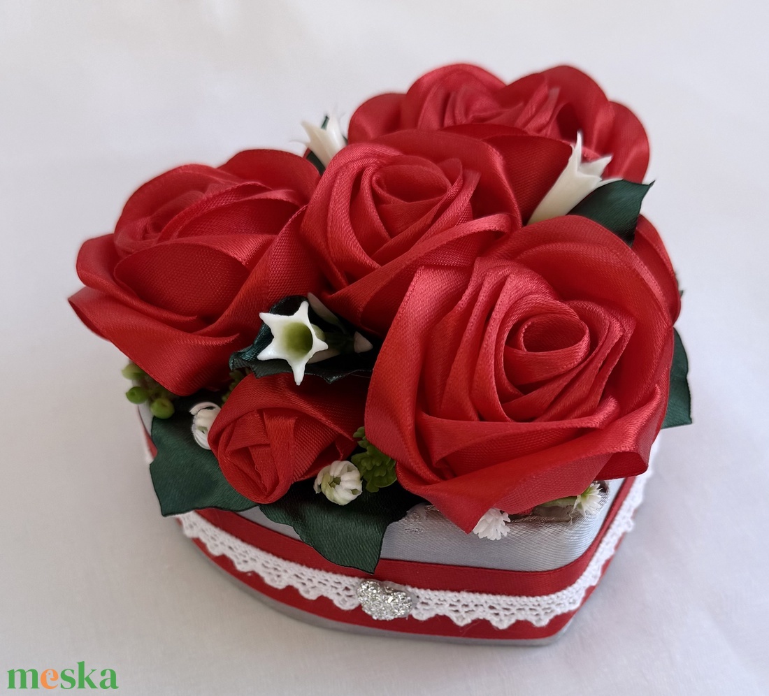 Piros - ezüst rózsabox - otthon & életmód - virágdekoráció - virágok - virágbox - Meska.hu