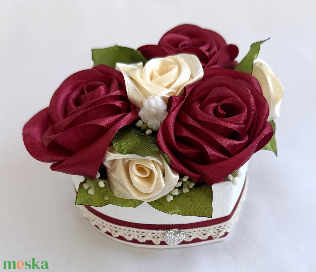 Bordó rózsabox - otthon & életmód - virágdekoráció - virágok - virágbox - Meska.hu