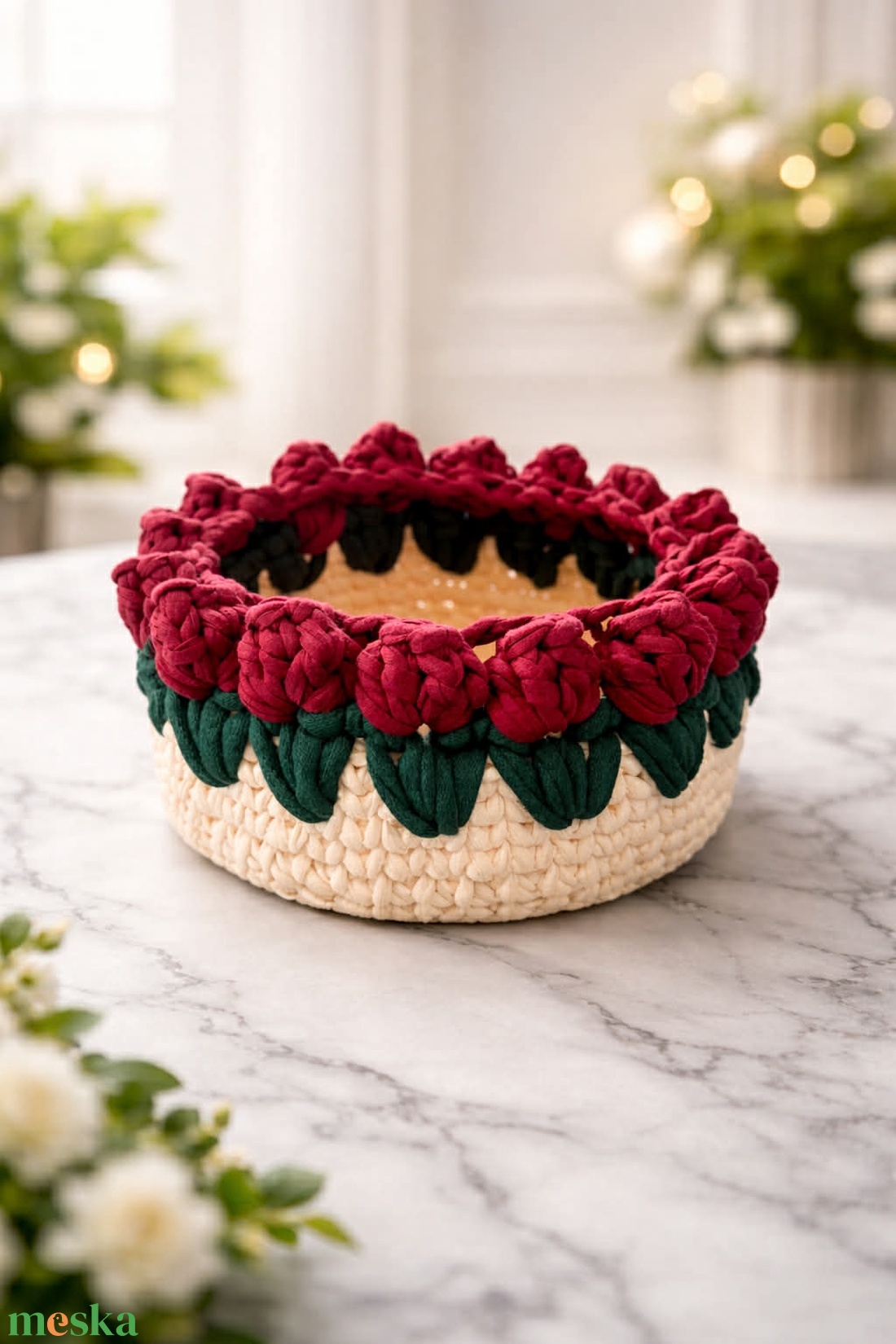 Bordó tulipános horgolt kosár - otthon & életmód - dekoráció - asztal és polc dekoráció - dekorációs tál, tartó - Meska.hu