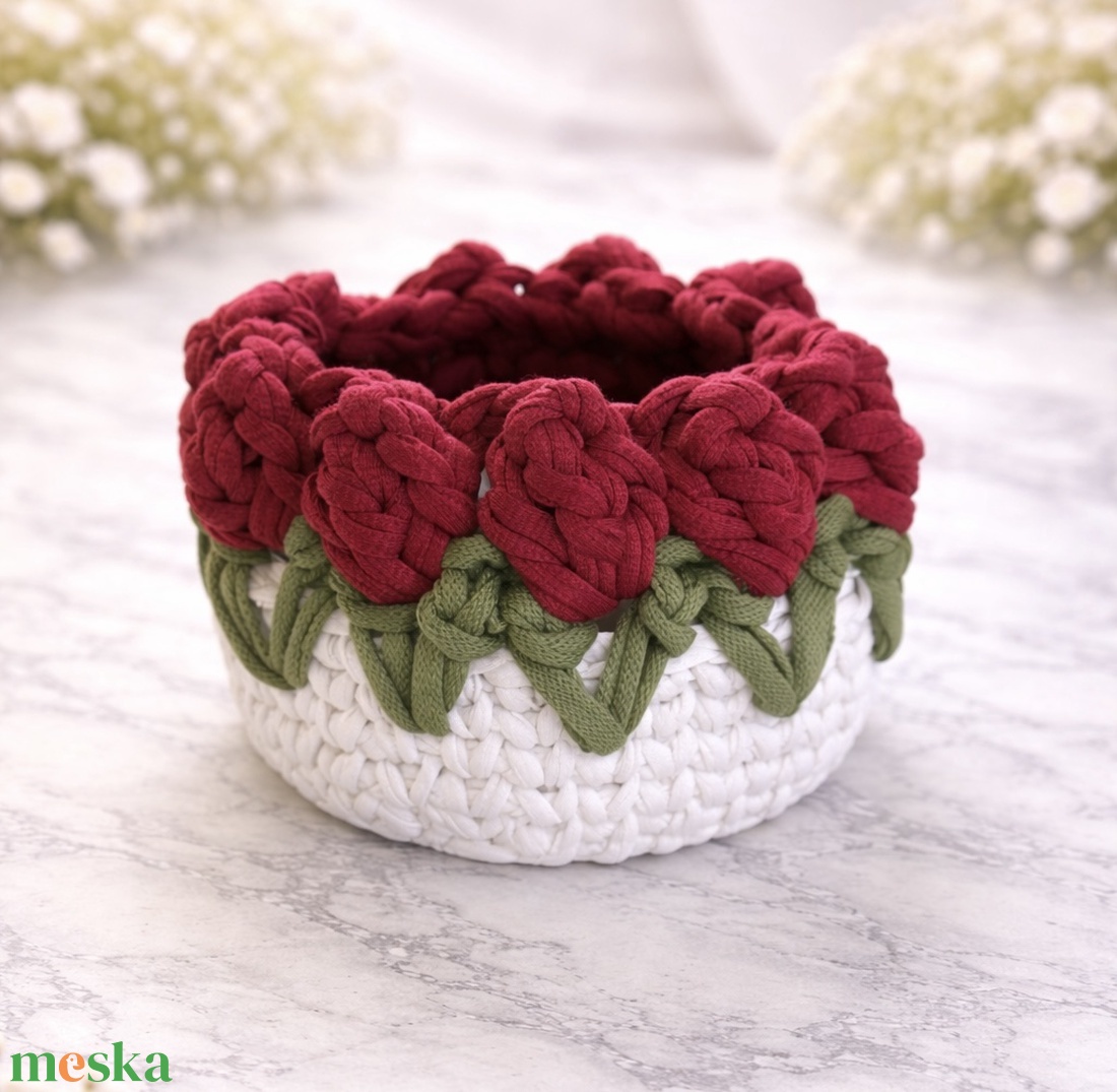 Bordó tulipános horgolt kosár - otthon & életmód - dekoráció - asztal és polc dekoráció - dekorációs tál, tartó - Meska.hu