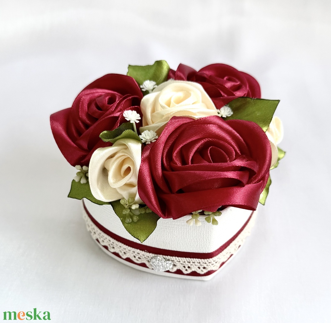 Bordó rózsabox - otthon & életmód - virágdekoráció - virágok - virágbox - Meska.hu