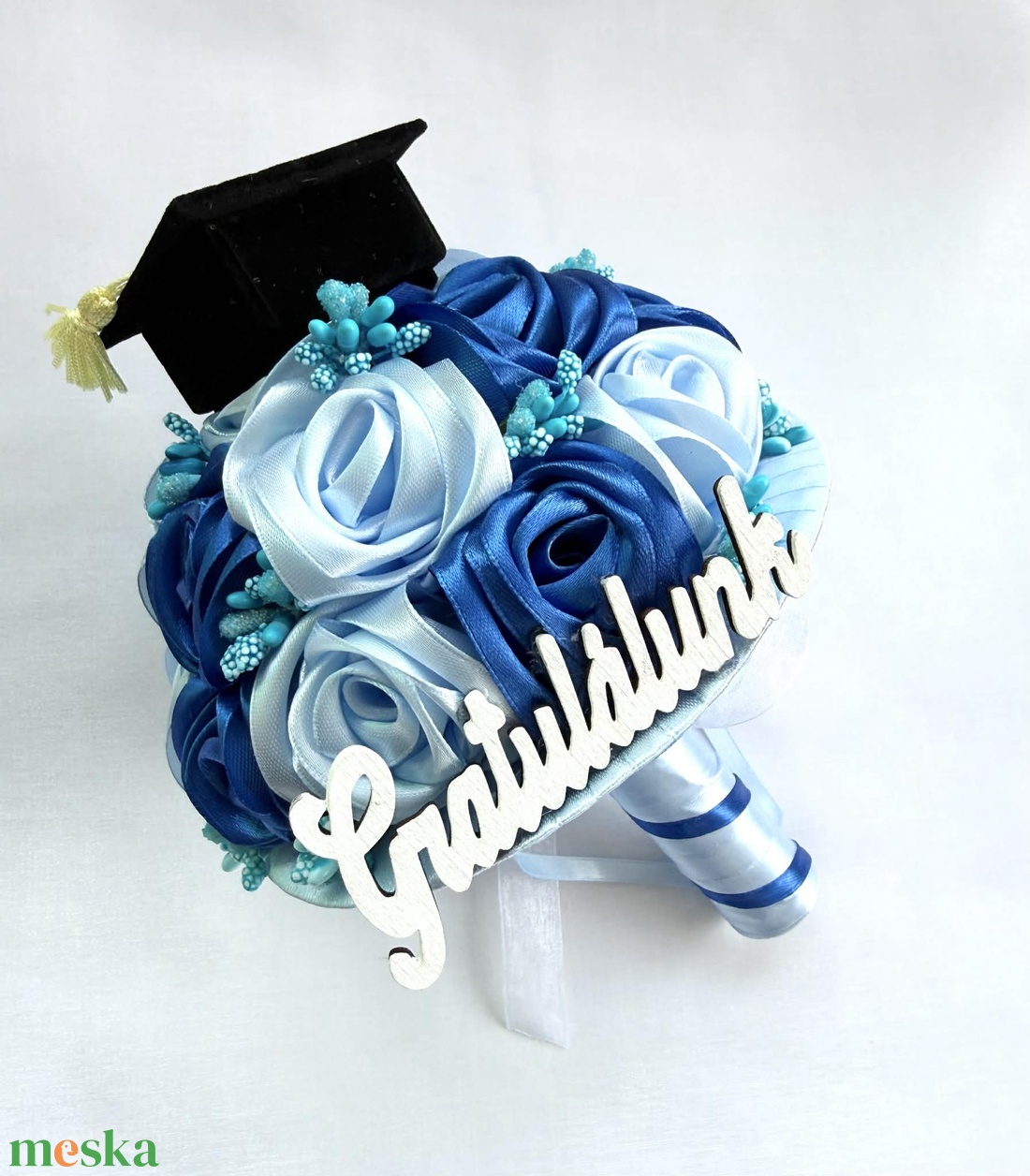 Világoskék ballagási csokor - otthon & életmód - virágdekoráció - virágok - virágcsokor - Meska.hu