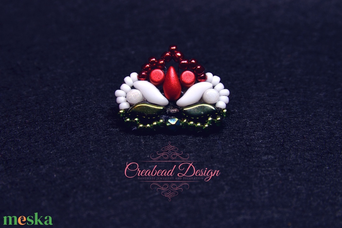 Creabead Design trikolór kitűző (ékszerként is kérhető) - ékszer - kitűző és bross - kitűző - Meska.hu Creabead Design trikolór kitűző (ékszerként is kérhető) - ékszer - kitűző és bross - kitűző - Meska.hu