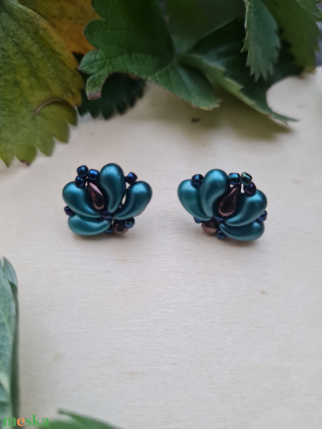Creabead Design matyórózsa stílusú elegáns bedugós fülbevaló - ékszer - fülbevaló - pötty fülbevaló - Meska.hu Creabead Design matyórózsa stílusú elegáns bedugós fülbevaló - ékszer - fülbevaló - pötty fülbevaló - Meska.hu
