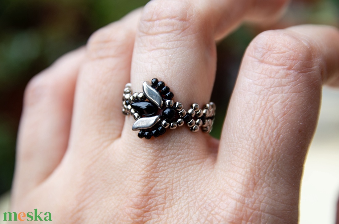 Creabead Design matyó stílusú elegáns gyűrű - ékszer - gyűrű - gyöngyös gyűrű - Meska.hu