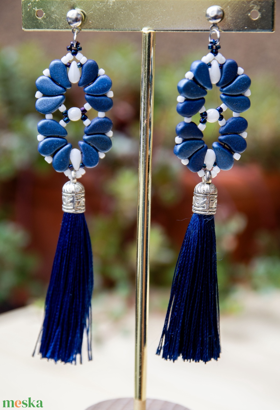 Creabead Design matyórózsa stílusú fülbevaló bojttal farmer színekben - ékszer - fülbevaló - lógó csepp fülbevaló - Meska.hu