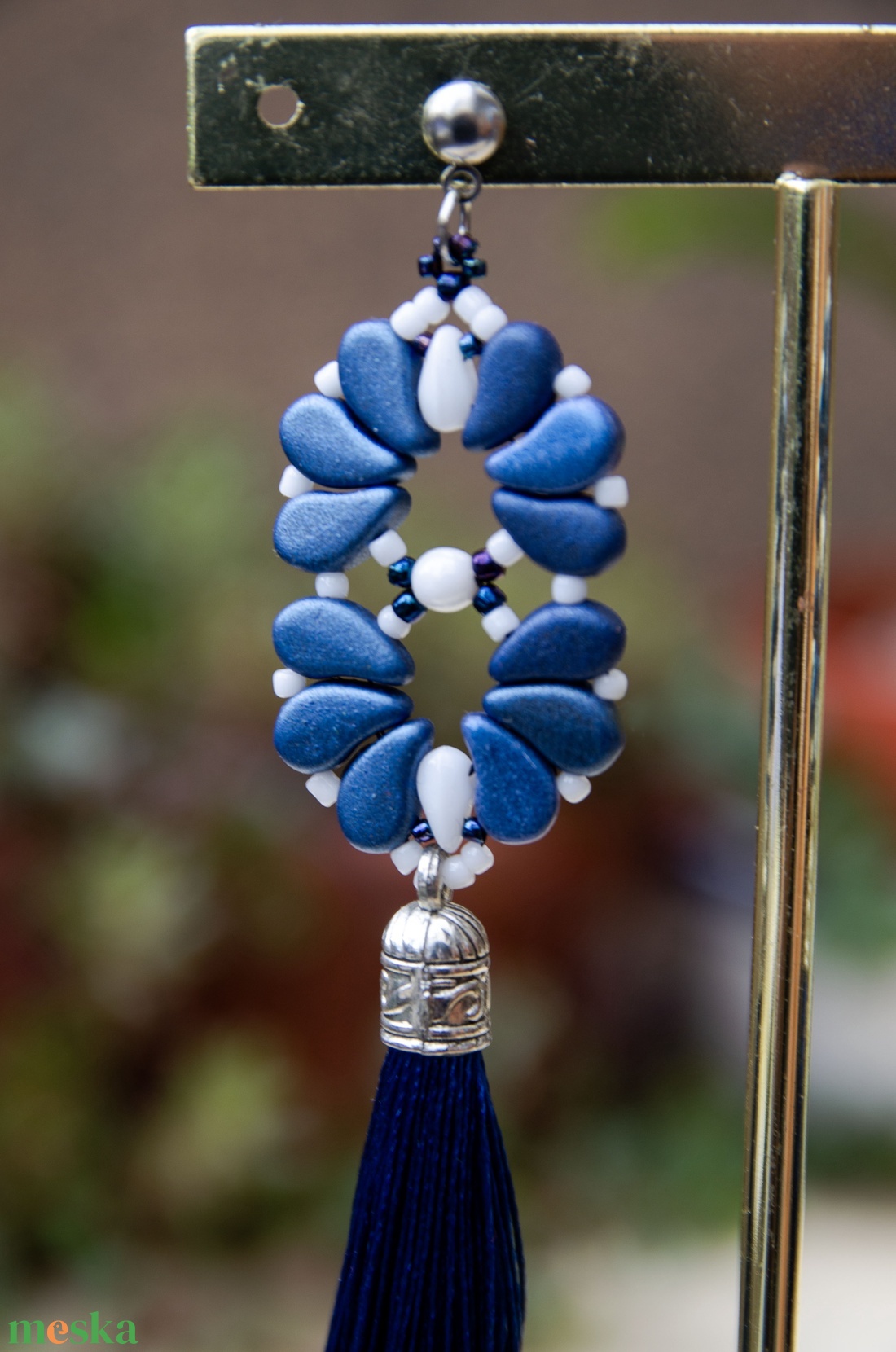 Creabead Design matyórózsa stílusú fülbevaló bojttal farmer színekben - ékszer - fülbevaló - lógó csepp fülbevaló - Meska.hu