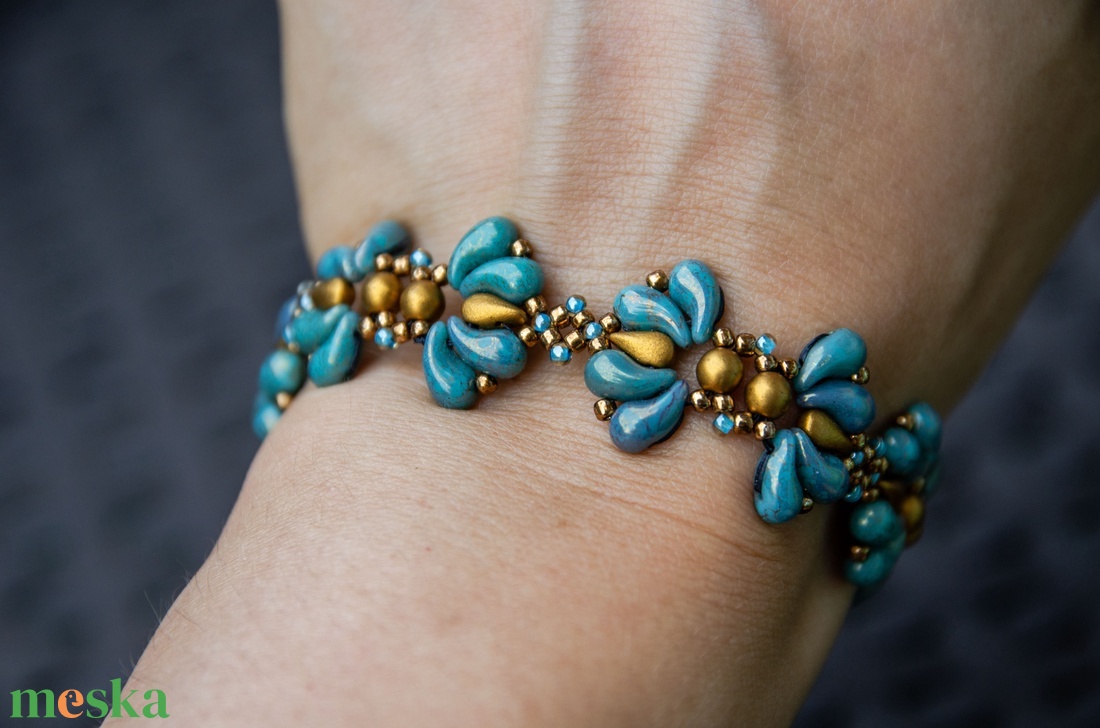 Creabead Design matyó stílusú elegáns karkötő - ékszer - karkötő - gyöngyös karkötő - Meska.hu