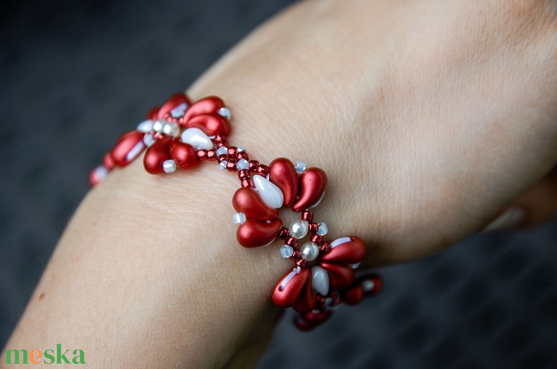 Creabead Design matyó stílusú elegáns karkötő - ékszer - karkötő - gyöngyös karkötő - Meska.hu