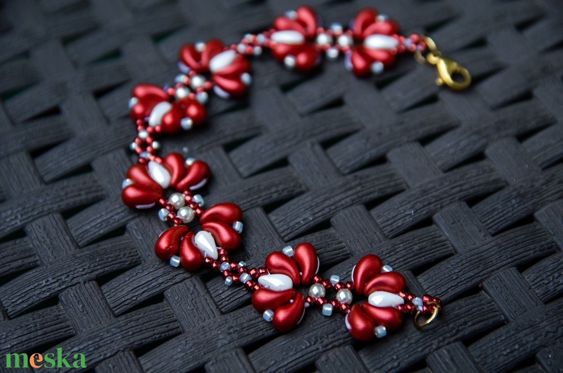 Creabead Design matyó stílusú elegáns karkötő - ékszer - karkötő - gyöngyös karkötő - Meska.hu