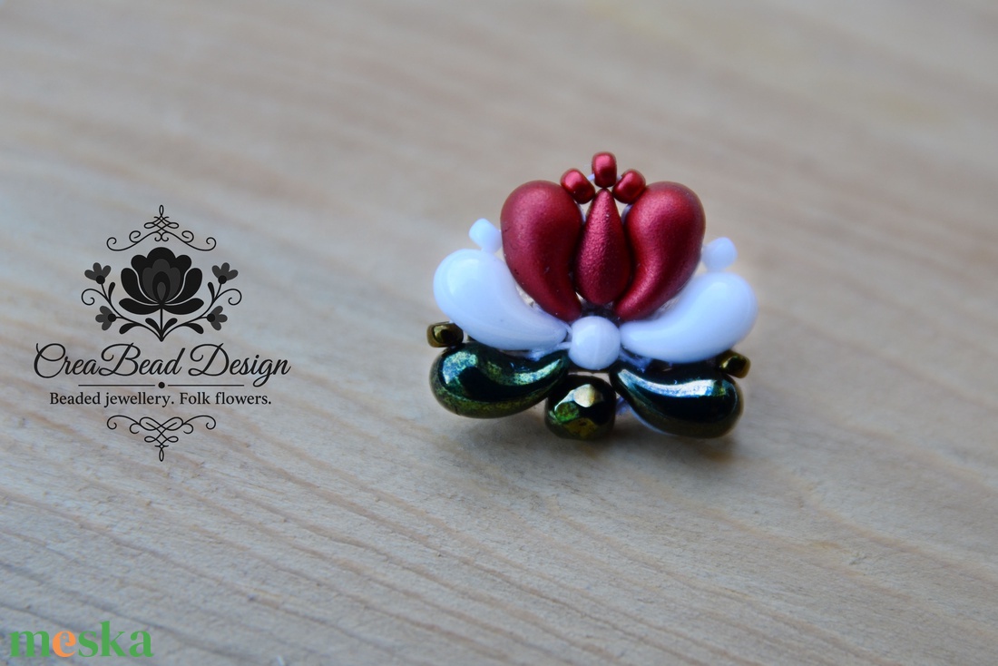 Creabead Design trikolór kitűző (ékszerként is kérhető) - ékszer - kitűző és bross - Meska.hu