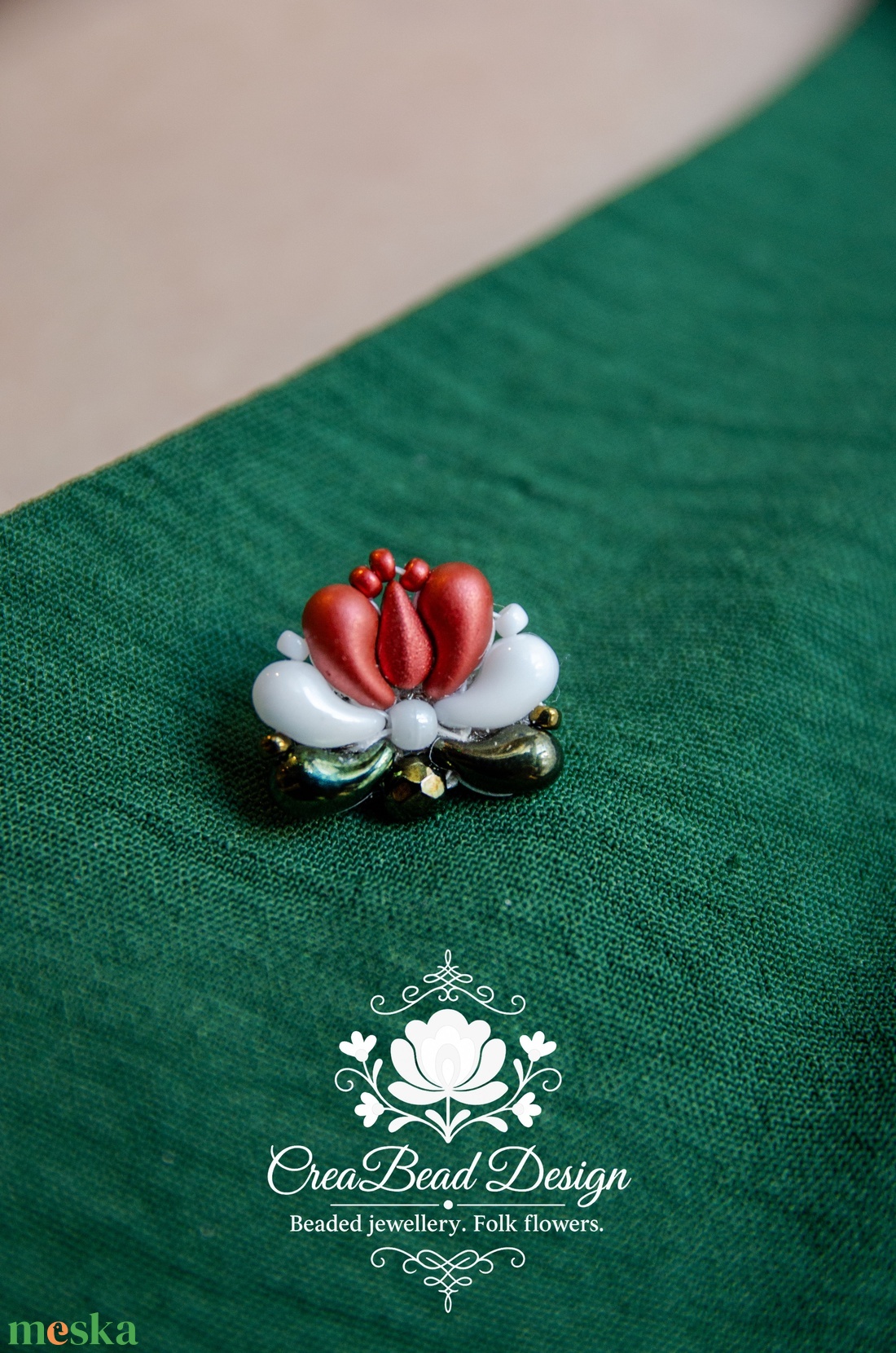 Creabead Design trikolór kitűző (ékszerként is kérhető) - ékszer - kitűző és bross - Meska.hu