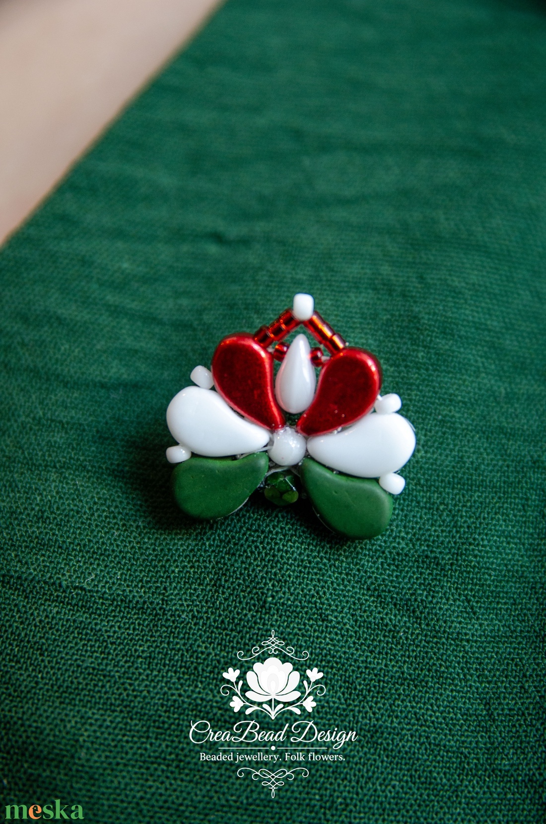Creabead Design trikolór kitűző (ékszerként is kérhető) - ékszer - kitűző és bross - Meska.hu