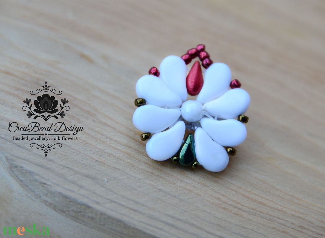Creabead Design trikolór kitűző (ékszerként is kérhető) - ékszer - kitűző és bross - Meska.hu