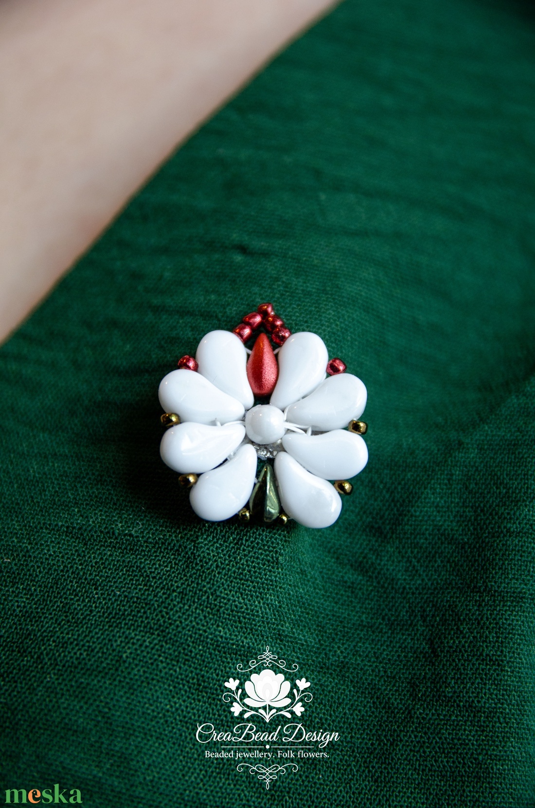 Creabead Design trikolór kitűző (ékszerként is kérhető) - ékszer - kitűző és bross - Meska.hu