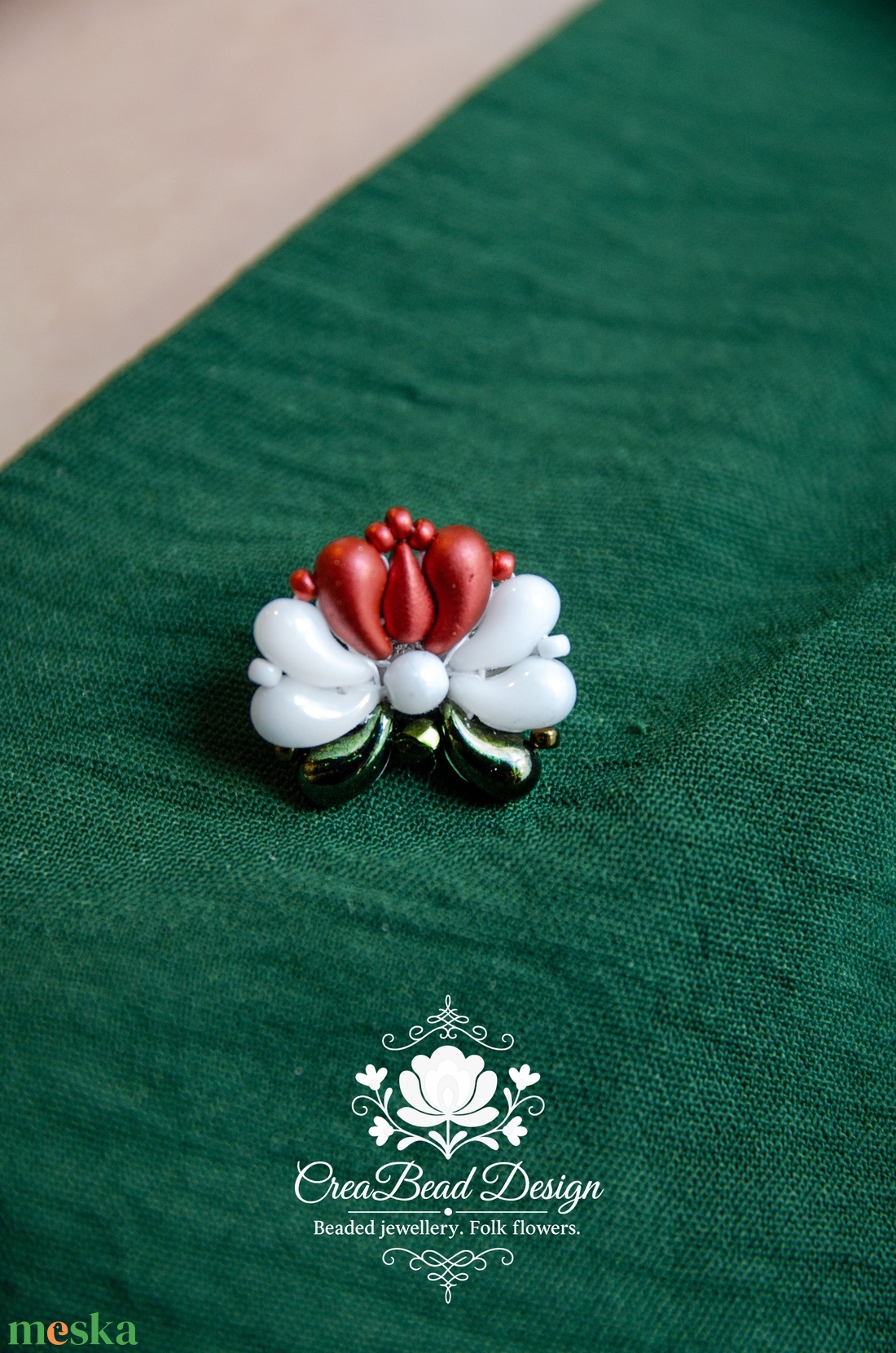 Creabead Design trikolór kitűző (ékszerként is kérhető) - ékszer - kitűző és bross - Meska.hu