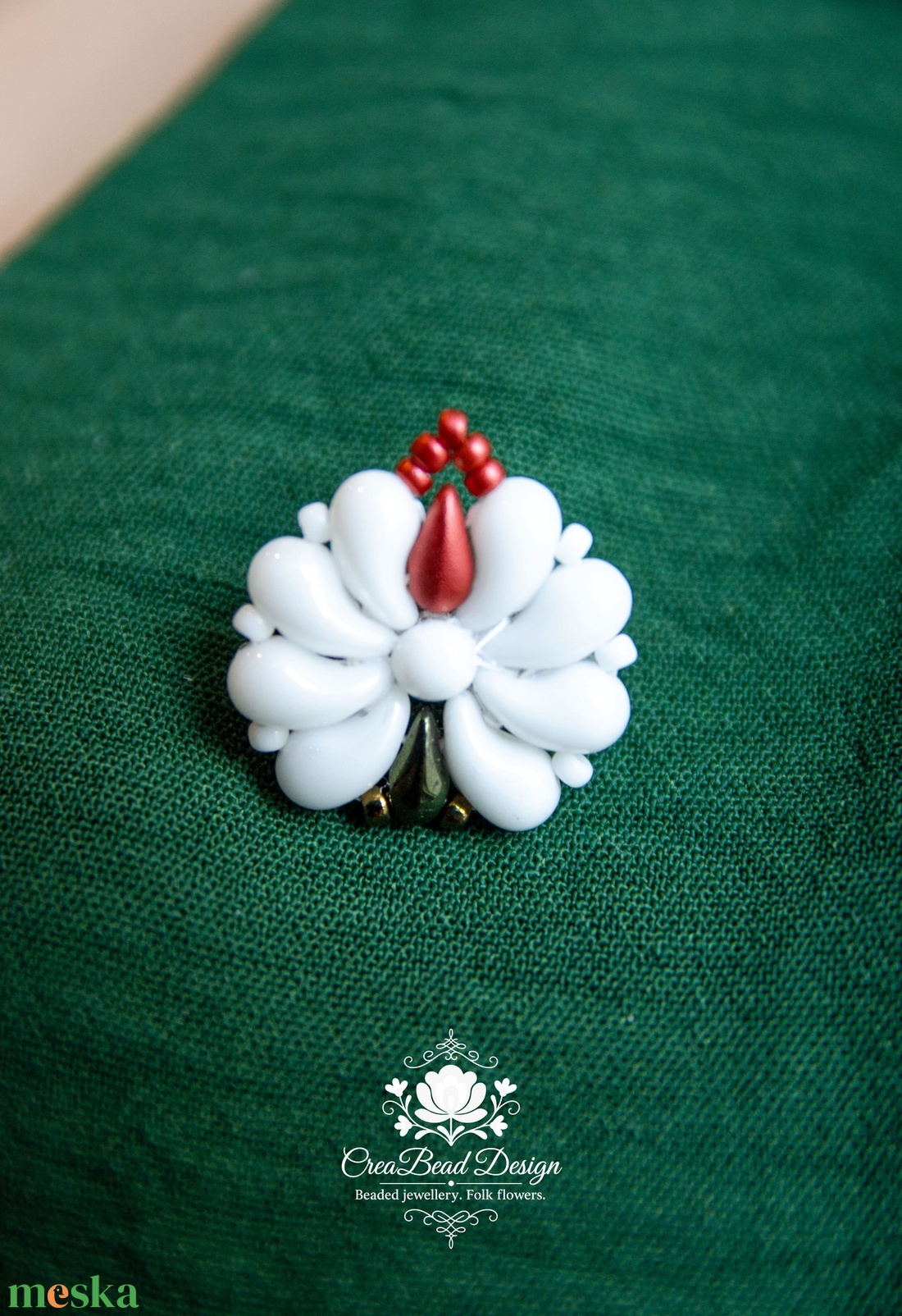 Creabead Design trikolór kitűző (ékszerként is kérhető) - ékszer - kitűző és bross - Meska.hu