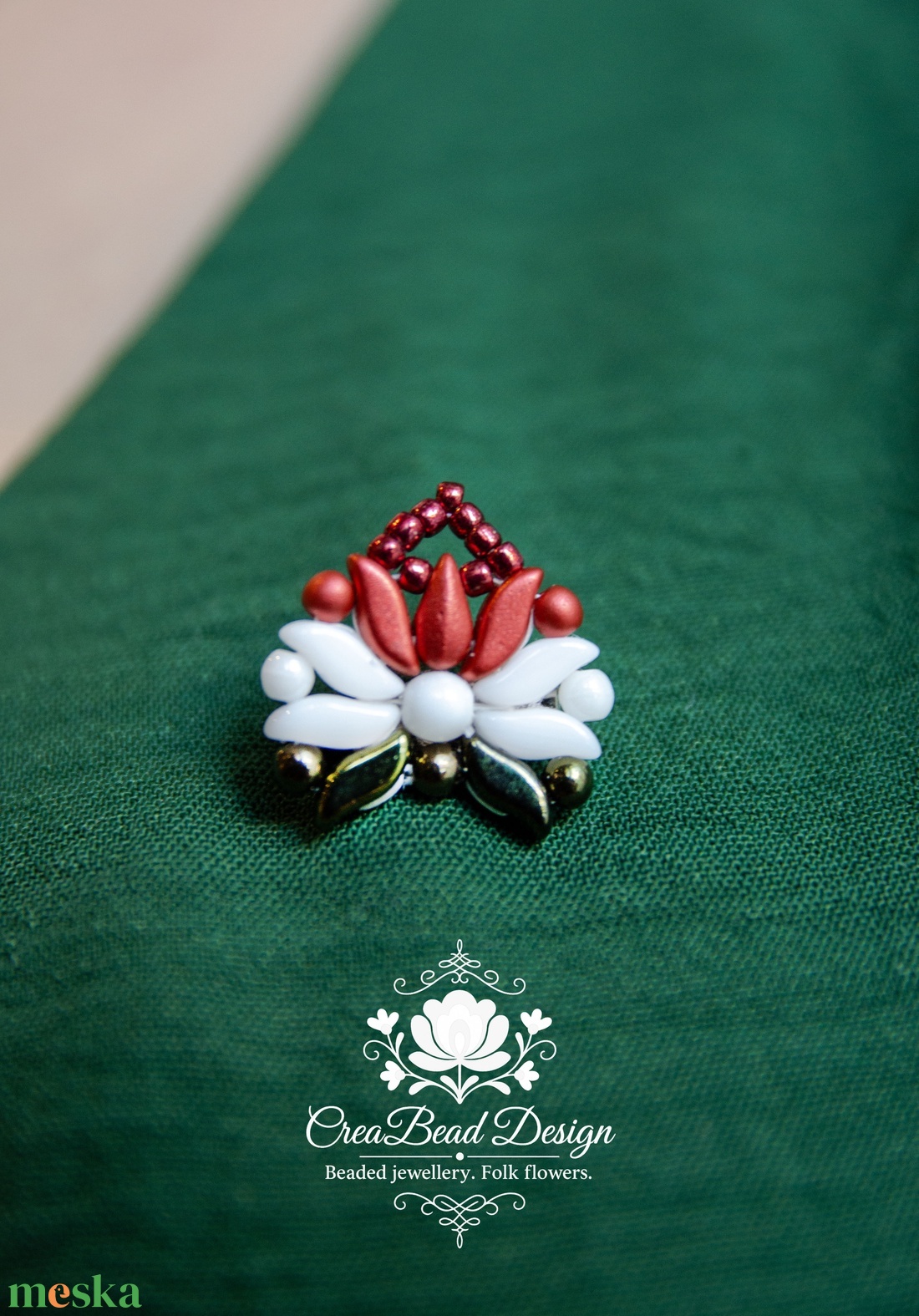 Creabead Design trikolór kitűző (ékszerként is kérhető) - ékszer - kitűző és bross - Meska.hu