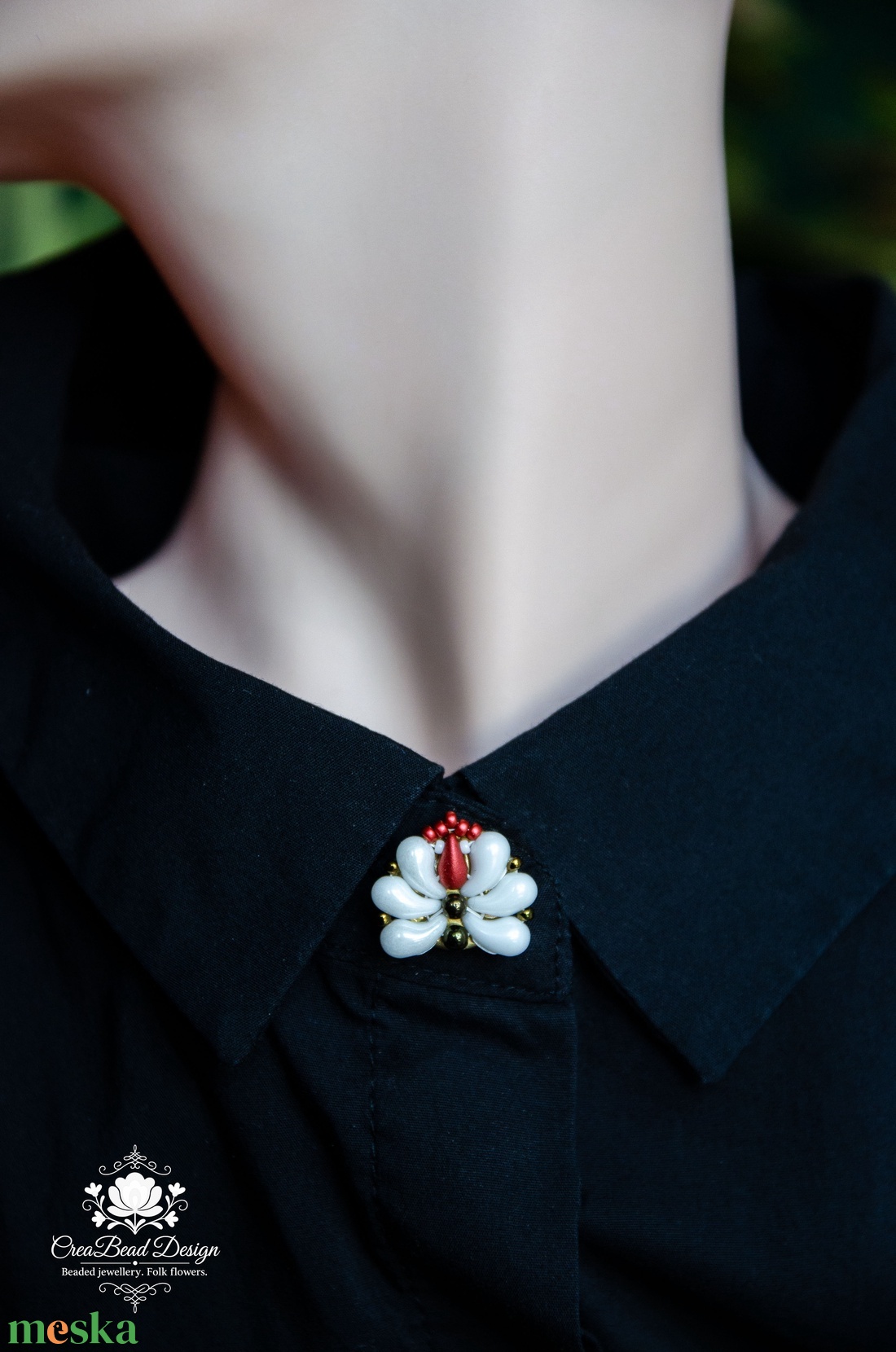 Kézzel készült gyöngyös gombfedő dísz � matyó inspirációval - ékszer - mandzsettagomb - Meska.hu