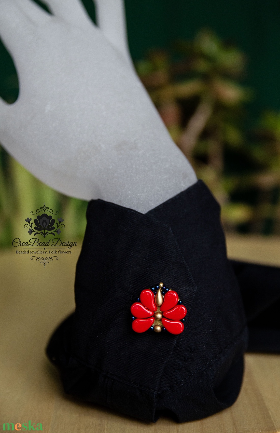 Kézzel készült gyöngyös gombfedő dísz � matyó inspirációval - ékszer - mandzsettagomb - Meska.hu