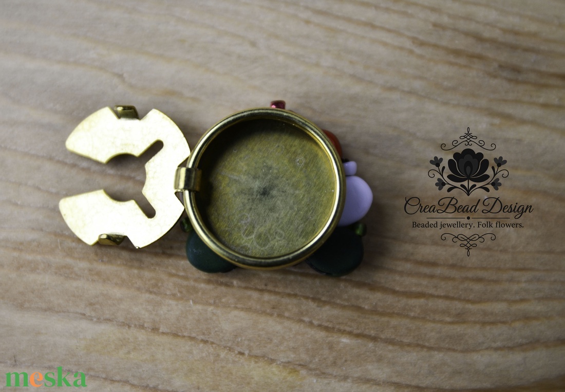 Kézzel készült gyöngyös gombfedő dísz � matyó inspirációval - ékszer - mandzsettagomb - Meska.hu