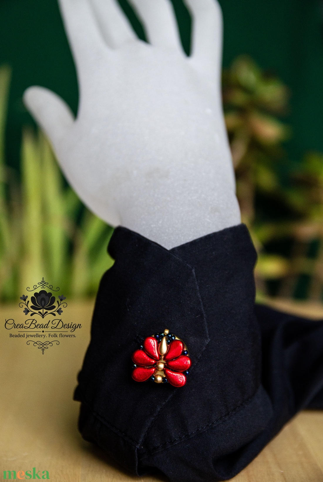 Kézzel készült gyöngyös gombfedő dísz � matyó inspirációval - ékszer - mandzsettagomb - Meska.hu