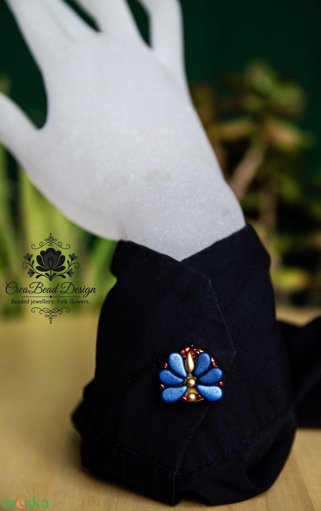 Kézzel készült gyöngyös gombfedő dísz � matyó inspirációval - ékszer - mandzsettagomb - Meska.hu