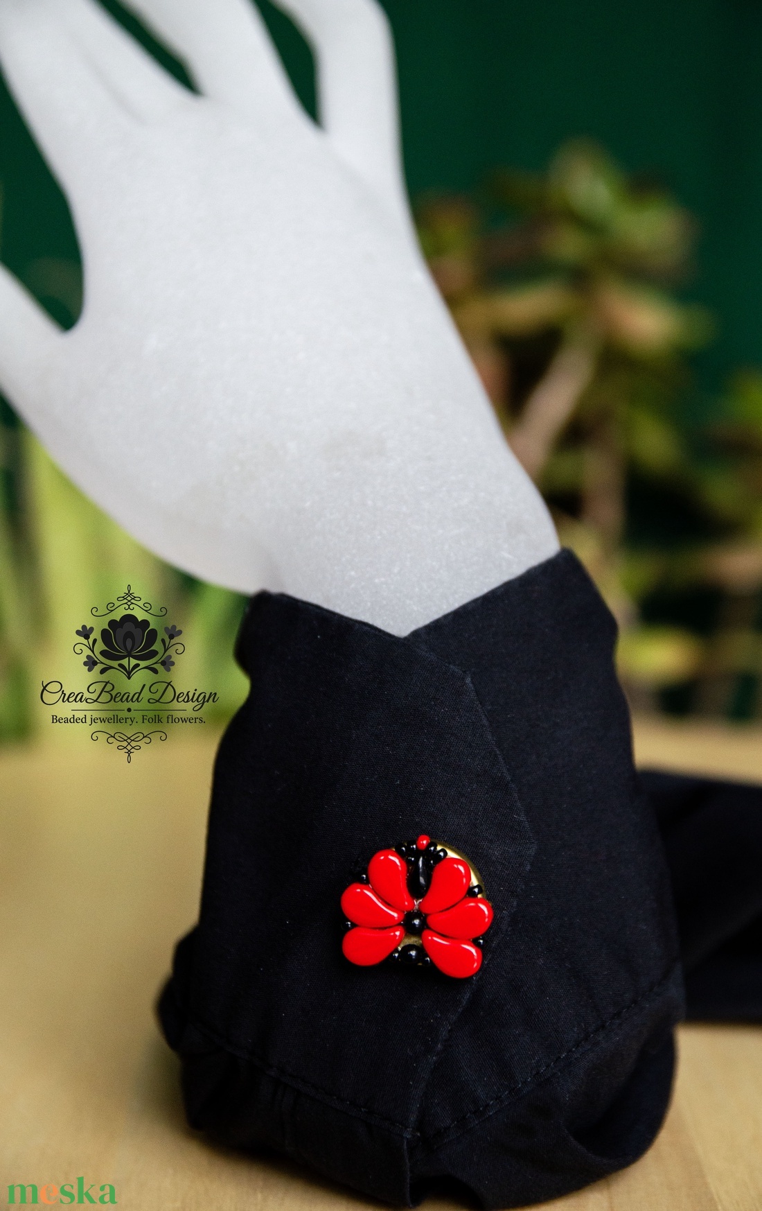 Kézzel készült gyöngyös gombfedő dísz � matyó inspirációval - ékszer - mandzsettagomb - Meska.hu