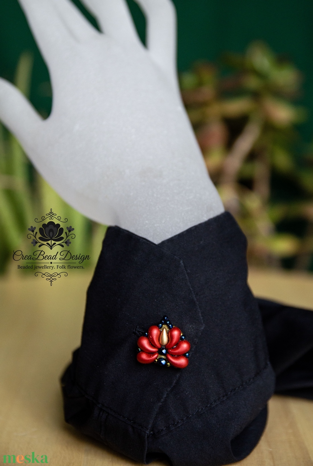 Kézzel készült gyöngyös gombfedő dísz � matyó inspirációval - ékszer - mandzsettagomb - Meska.hu