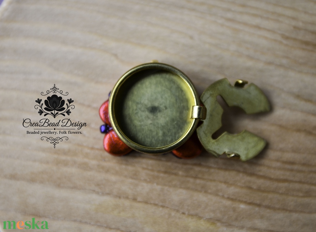 Kézzel készült gyöngyös gombfedő dísz � matyó inspirációval - ékszer - mandzsettagomb - Meska.hu