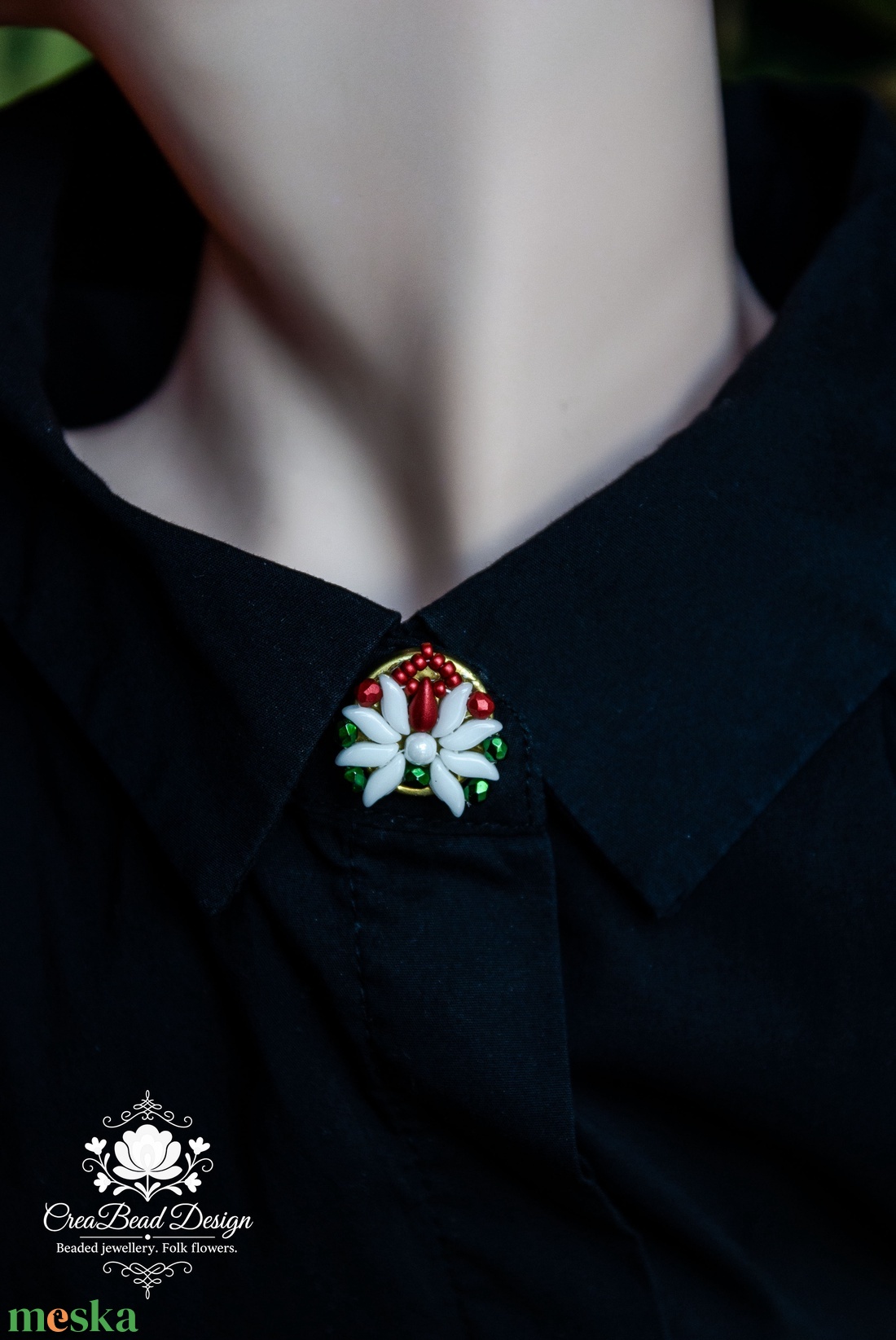 Kézzel készült gyöngyös gombfedő dísz � matyó inspirációval - ékszer - mandzsettagomb - Meska.hu