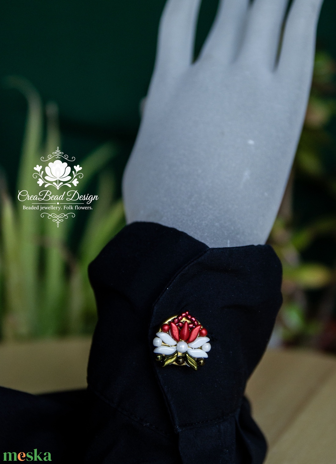 Kézzel készült gyöngyös gombfedő dísz � matyó inspirációval - ékszer - mandzsettagomb - Meska.hu