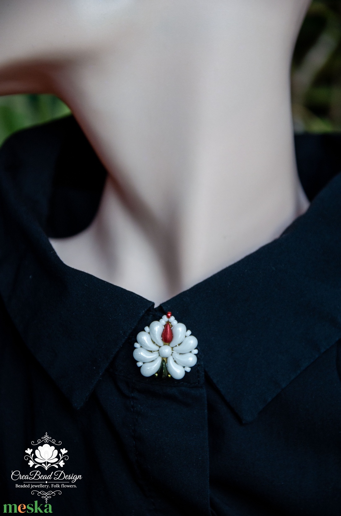 Kézzel készült gyöngyös gombfedő dísz � matyó inspirációval - ékszer - mandzsettagomb - Meska.hu